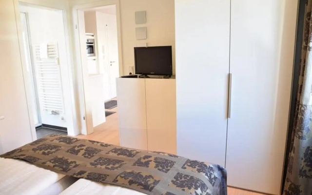 Bomhoffstr. 22a, W4, Blue Water