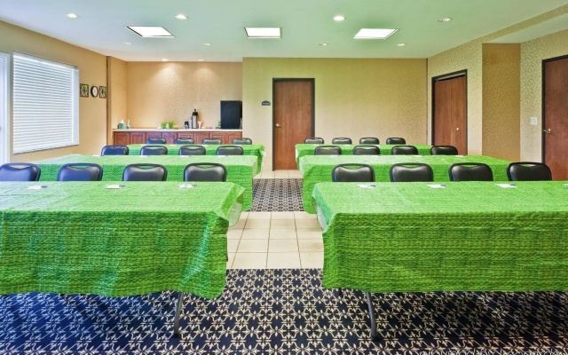 Holiday Inn Express Hotel & Suites Paragould by IHG
