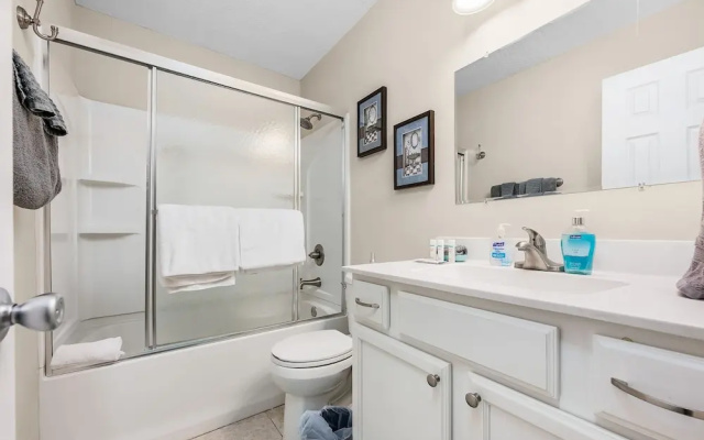 Niceville Dream Home Sleeps 13