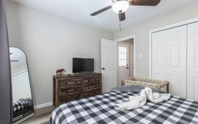 Family Dog Friendly Retreat, Arlington