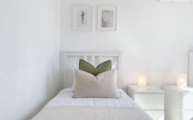 Phaedrus Living Byzantium Modern City Flat