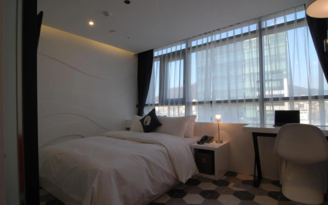 Hotel the Designers Seoul Station