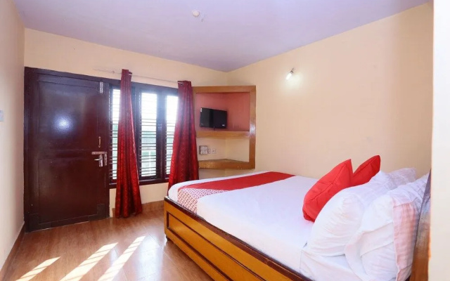 OYO 24221 Daneys Guest House