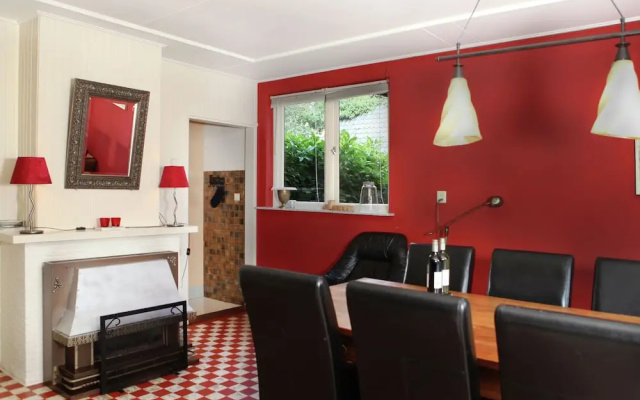 Holiday Home With Roofed Terrace, Barbecue & Garden in Bentelo