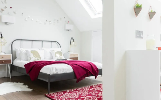 The Soho Studio - Modern & Central 2BDR
