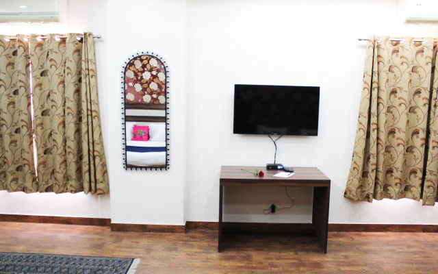 Adhunik Hotel Behror