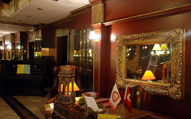 Royal Carine Hotel