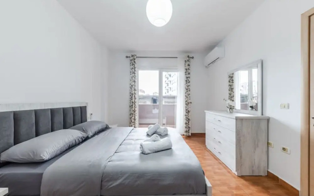 The Triple Comfort Loft Spacious 3BR in Shkod r