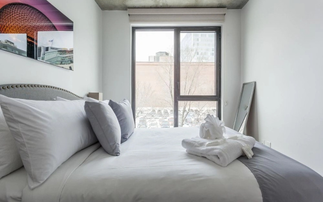 Industrial 2BR in Old Montreal