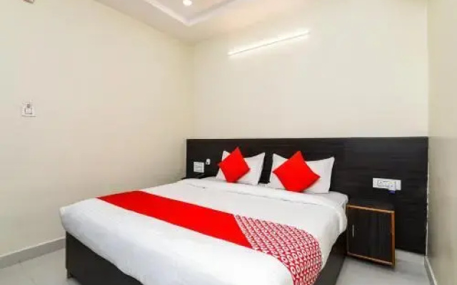 OYO 27635 Hotel Haripriya
