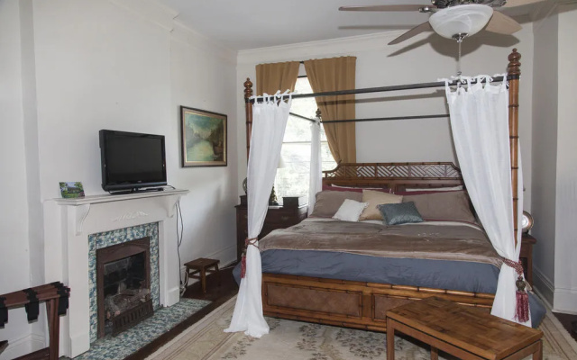 Audubon Park House Bed and Breakfast
