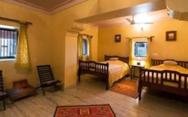 Chandelao Garh Hotel