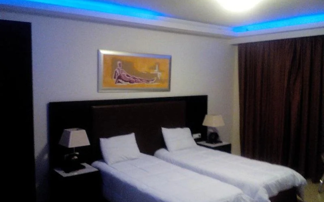 Vivian Hotel