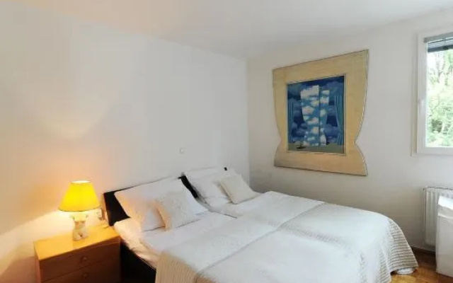 Apartment Trnovo center