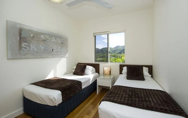 Beachside Apartment 13