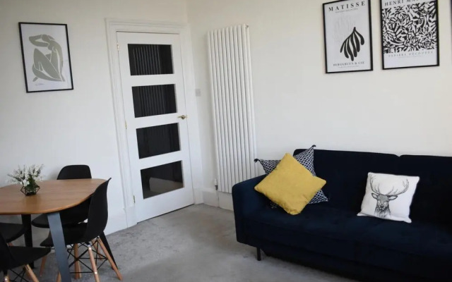 NEW Superb 2BD Flat in Holyrood Edinburgh