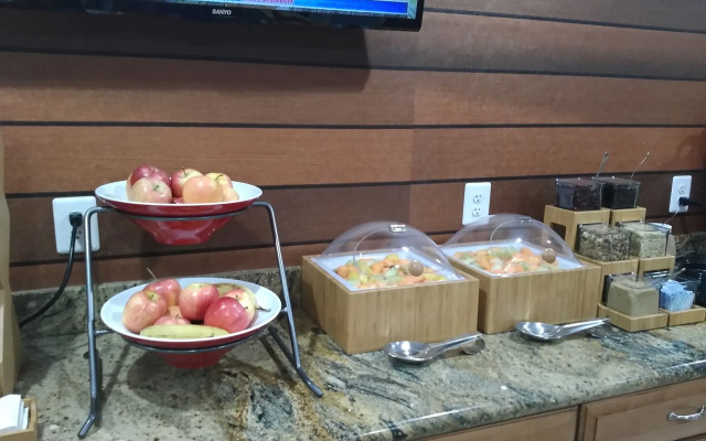 Holiday Inn Express & Suites Phoenix - Mesa West by IHG