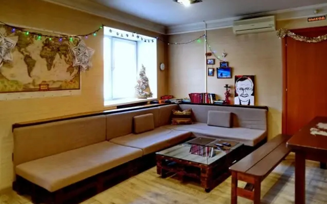 Hostel 3952