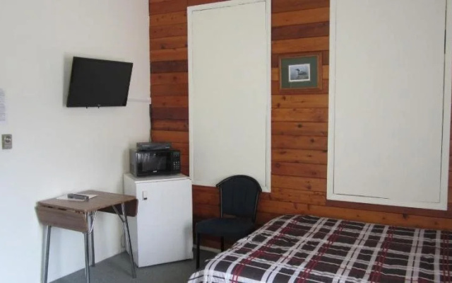 Cedars Inn