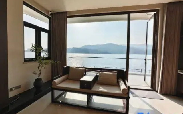 Mulan Lake View Villa: See Mountains & Gaze at Sea