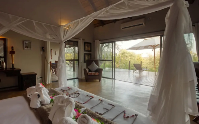 Naledi Bushlodge