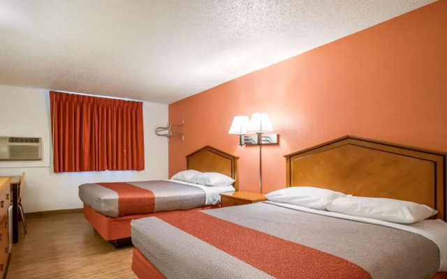 Super 8 Albert Lea Mn
