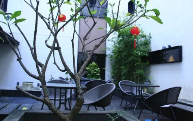 Pushe Garden Art Hotel