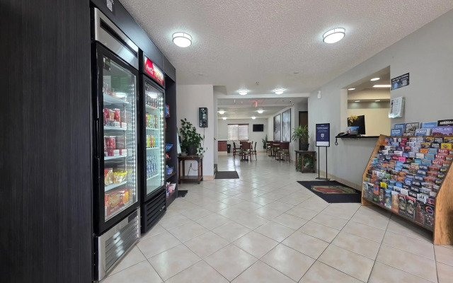 Super 8 by Wyndham Fountain