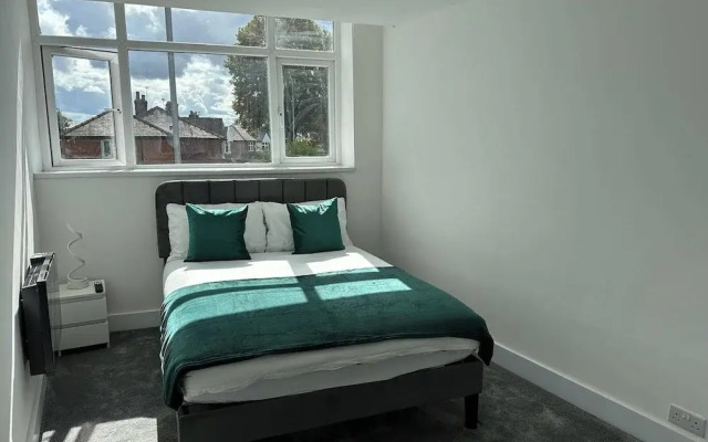 6 Guests/free Parking/old Trafford/20min City