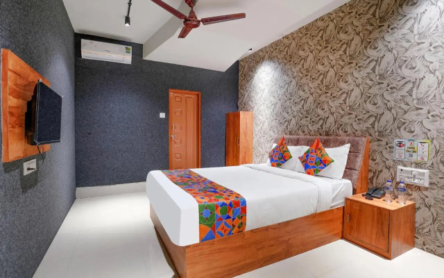 Fabhotel The Life
