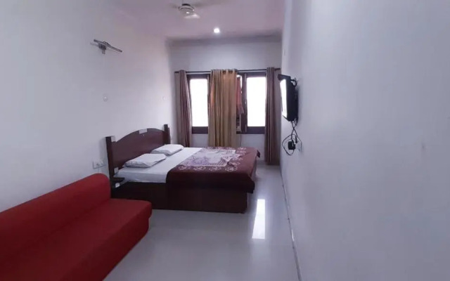 Hotel Holiday Comfort - 800 mts from Jallianwala Bagh, Amritsar