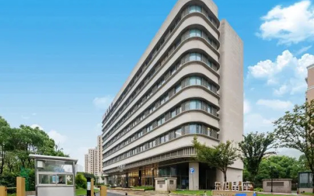 JI Hotel (Shanghai Dongjing Road Subway Station)