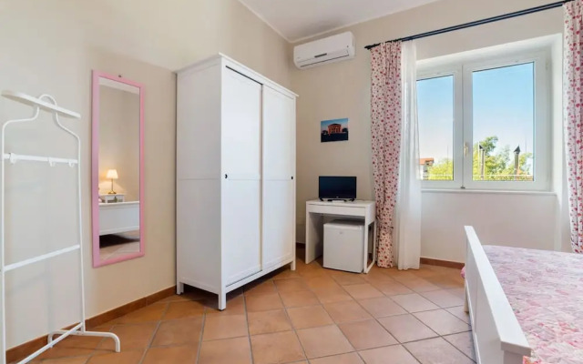 Villa With Pool Near Paestum