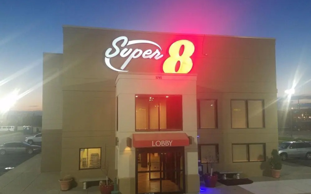 Super 8 Wichita North