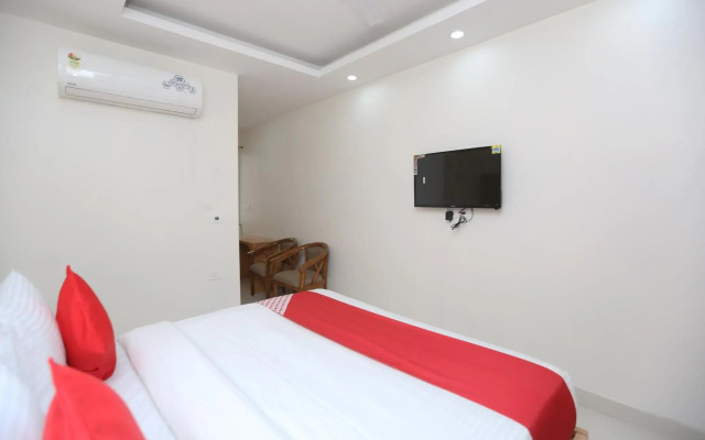 Capital O 18853 Hotel Mega