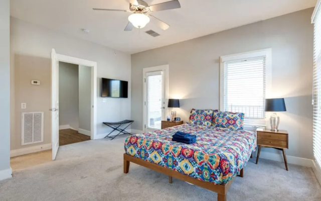 Bring Friends - Nashville Extra Large Rental Condo