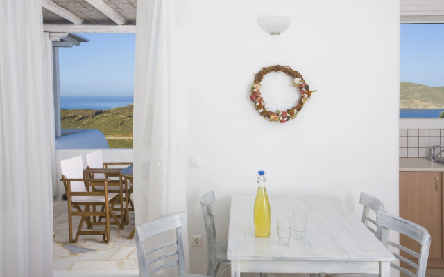 Yakinthos Residence