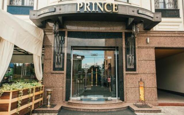 Отель Prince Хуст вид на фасад