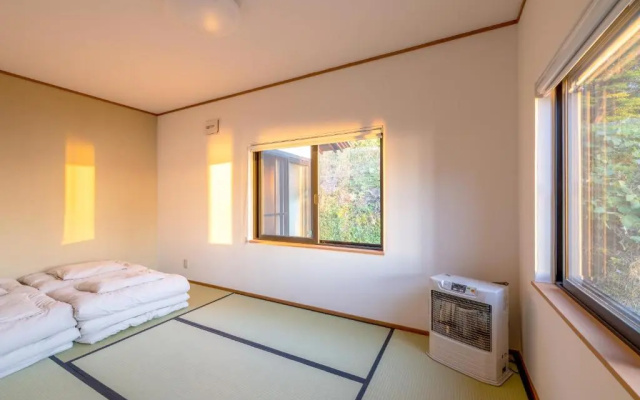 Toya Cliff House