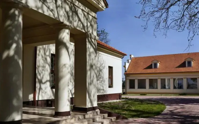 Lovas Udvarház Panzió