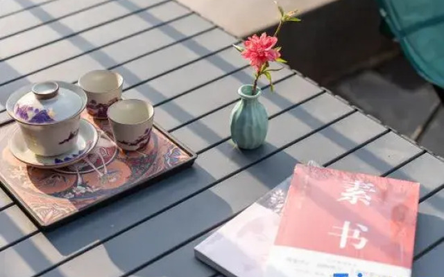 Floral Hotel·He Shu Hotel (Luoyang Heluo Ancient Town Branch)