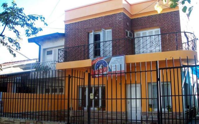 Hostel El Alto Сан-Рафаэль вид на фасад