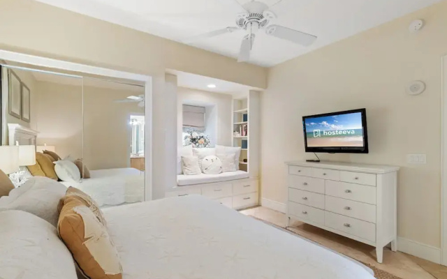 Turquoise Place 2205 C