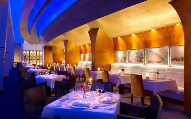 Отель Al Husn Muscat Hotel