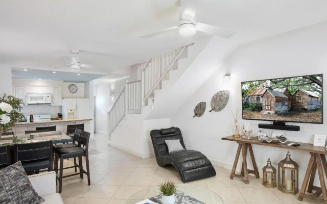 This Property in Centrally Located in a Quiet Residential Neighbourhood