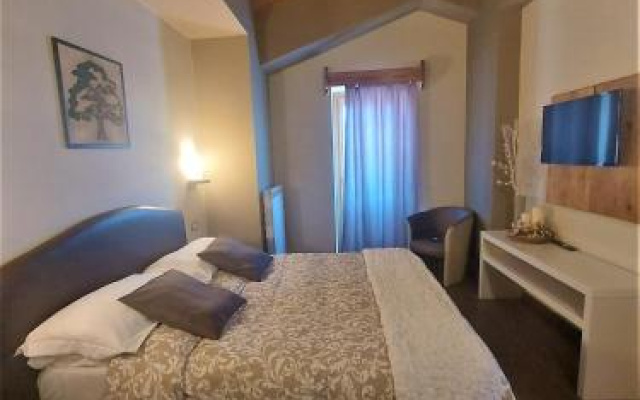 Hotel Altopiano Delle Rocche