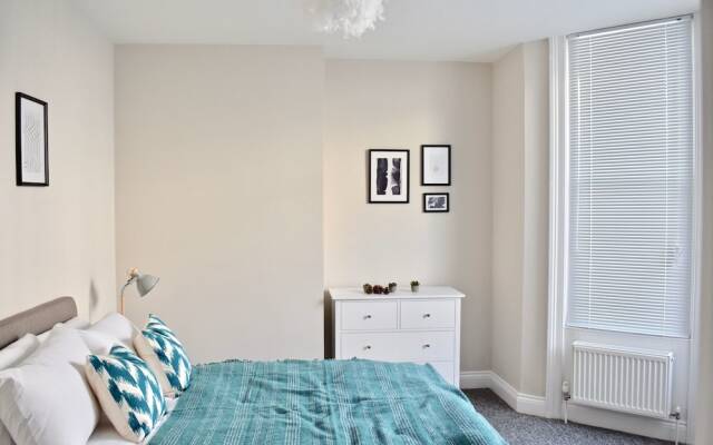 Отель Modern 2 Bedroom Flat Near Brighton Station Брайтон комната для гостей