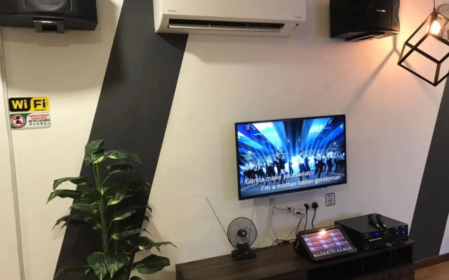 W Boutique Suite-up to 10pax with family karaoke.