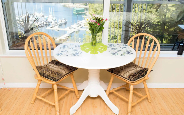 Madeira Park Vacation Suite
