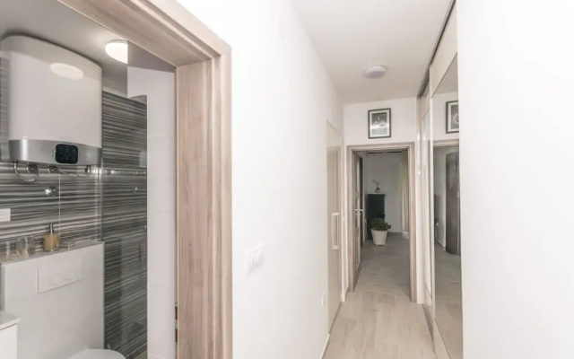 Apartments Tina Sea View